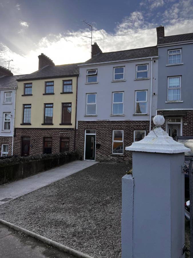 Westland Suites - Stylish, Modern, Elegant, Central Apartments A Londonderry Bagian luar foto