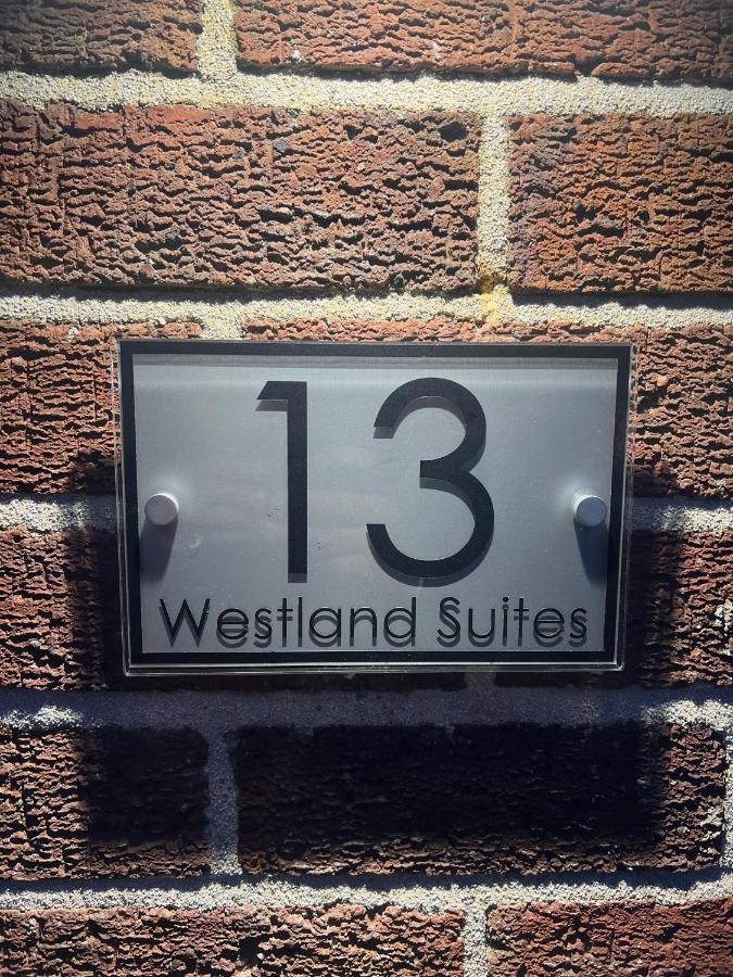 Westland Suites - Stylish, Modern, Elegant, Central Apartments A Londonderry Bagian luar foto