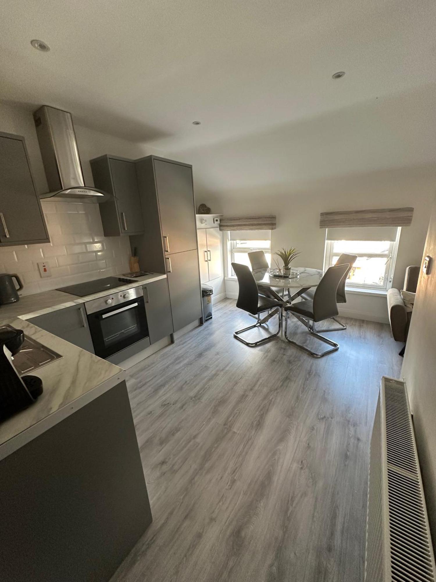 Westland Suites - Stylish, Modern, Elegant, Central Apartments A Londonderry Bagian luar foto