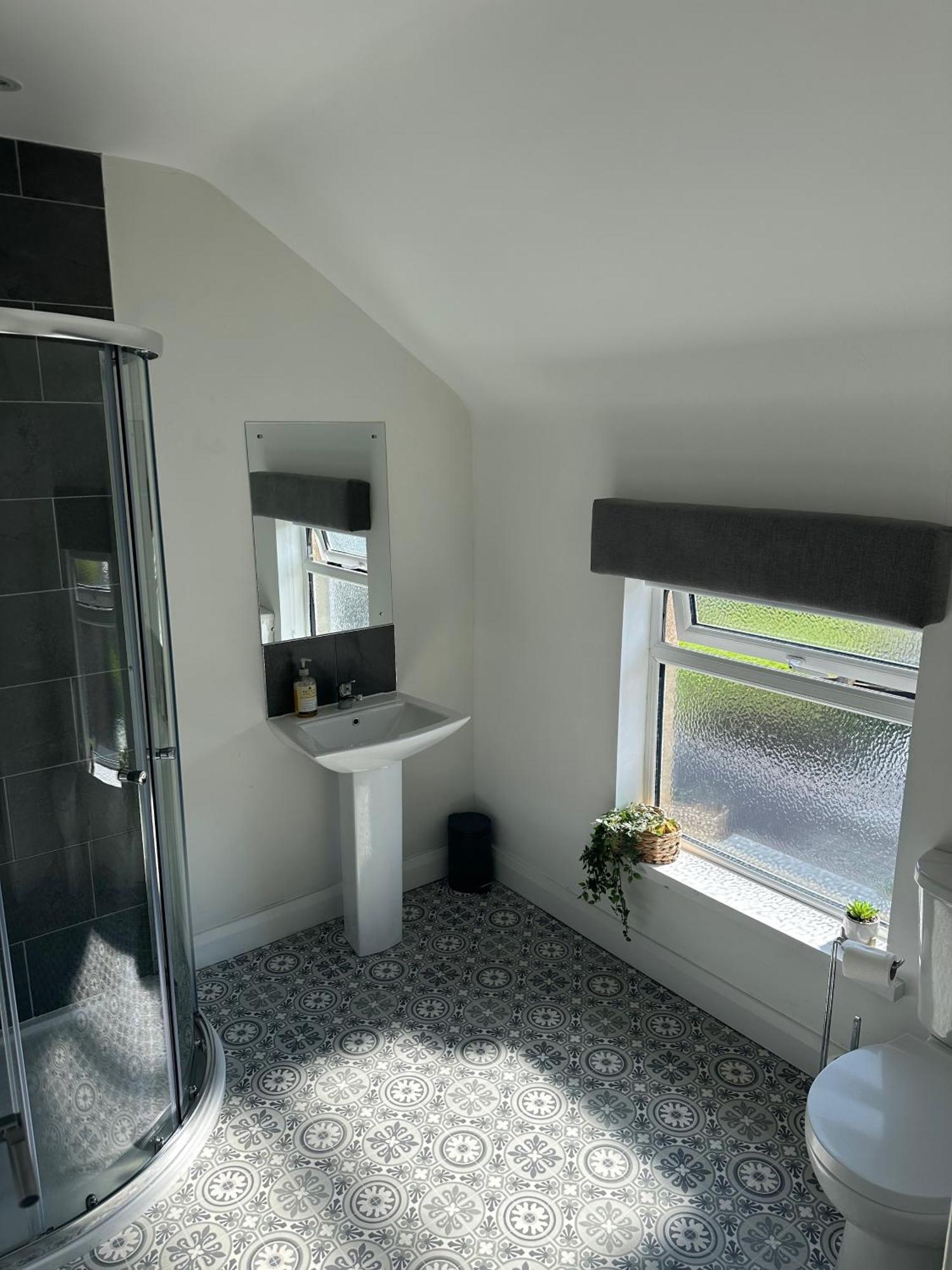 Westland Suites - Stylish, Modern, Elegant, Central Apartments A Londonderry Bagian luar foto