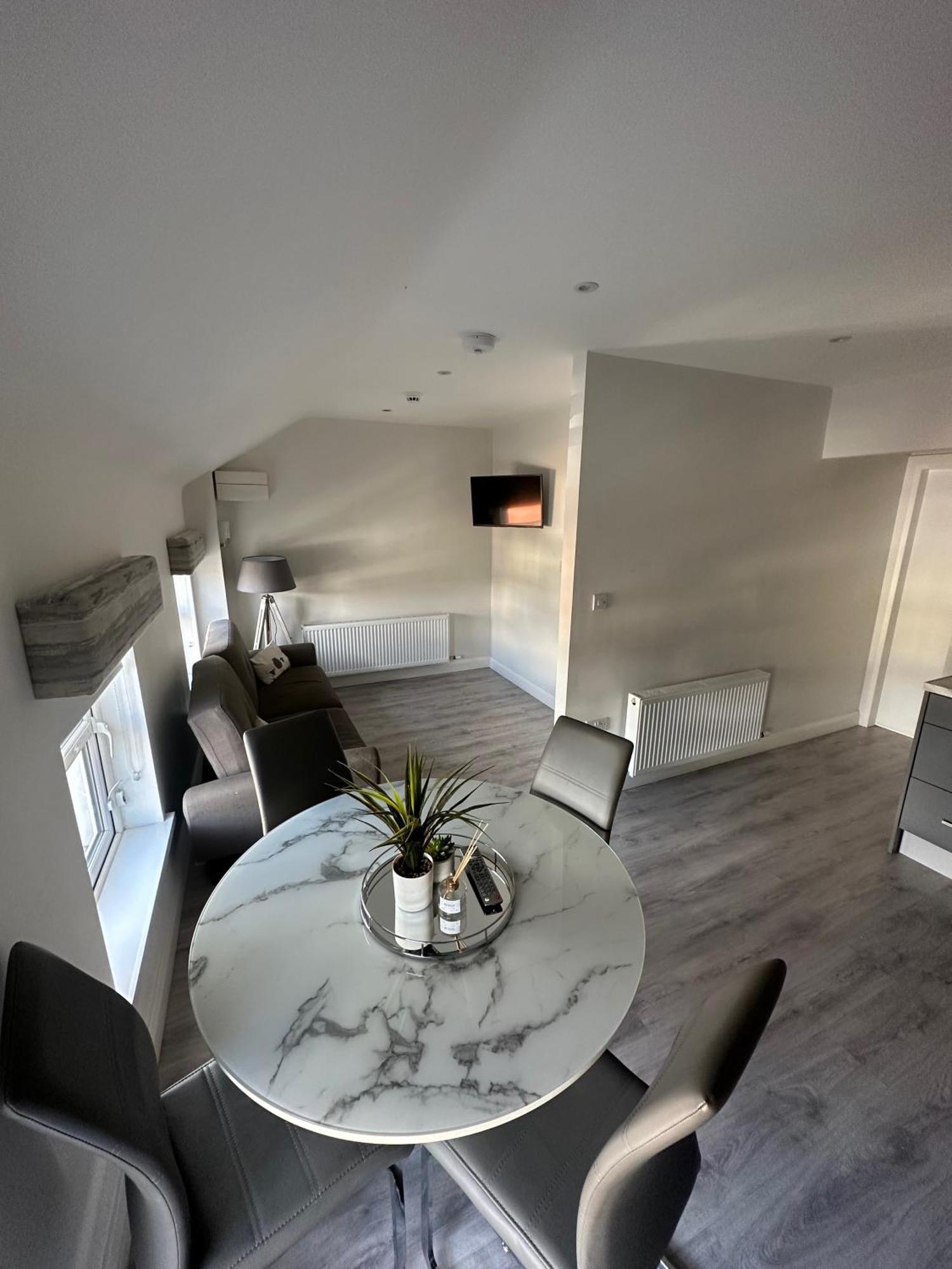 Westland Suites - Stylish, Modern, Elegant, Central Apartments A Londonderry Bagian luar foto