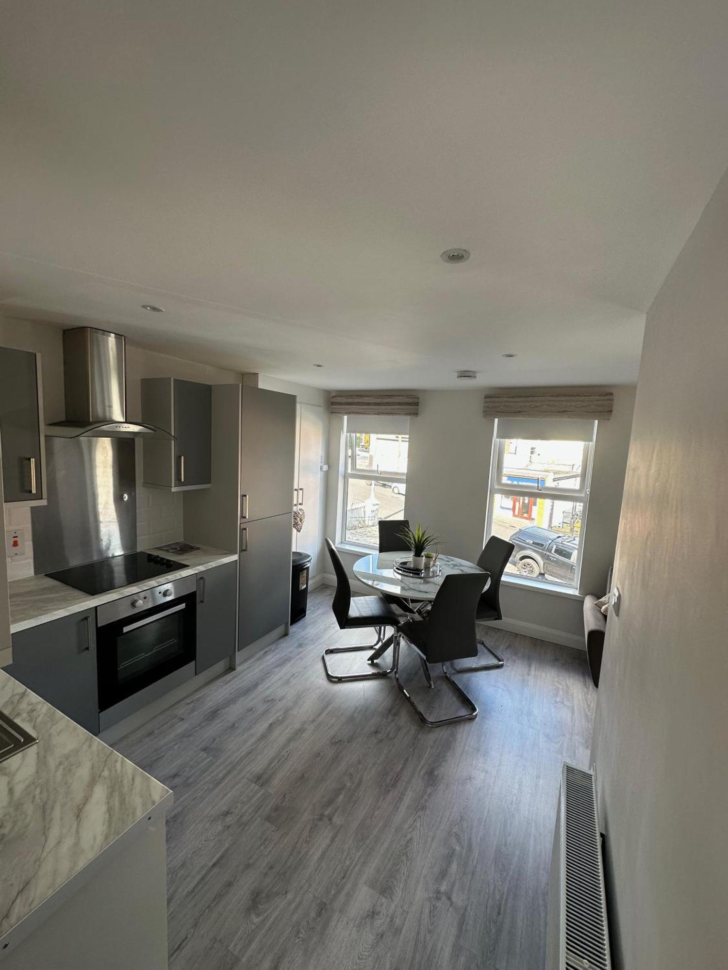 Westland Suites - Stylish, Modern, Elegant, Central Apartments A Londonderry Bagian luar foto