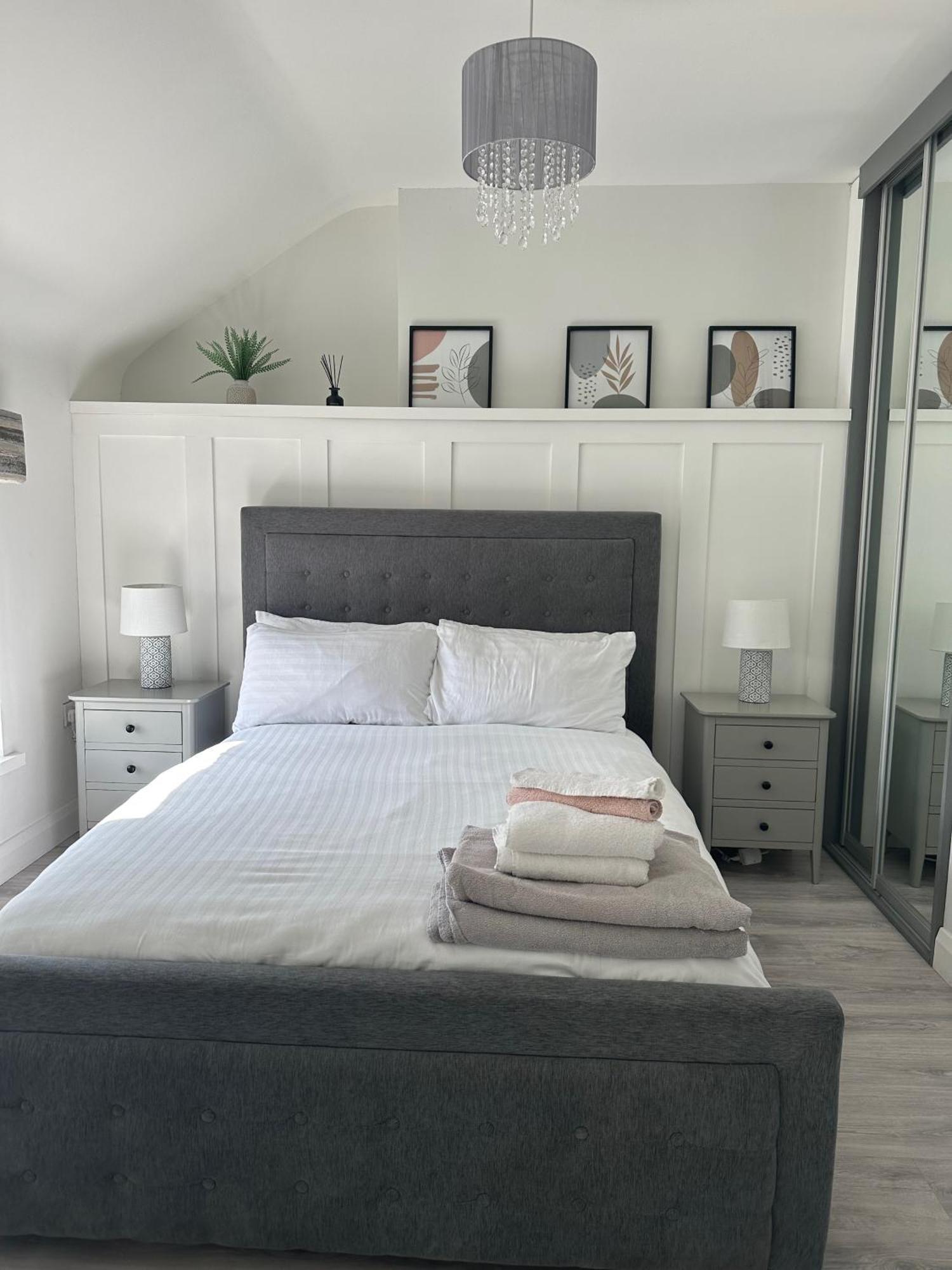 Westland Suites - Stylish, Modern, Elegant, Central Apartments A Londonderry Bagian luar foto